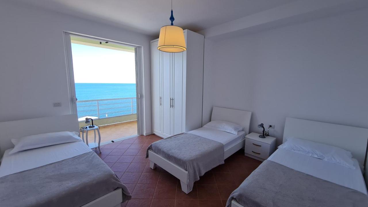 Sarande Barracuda View Apartment Esterno foto